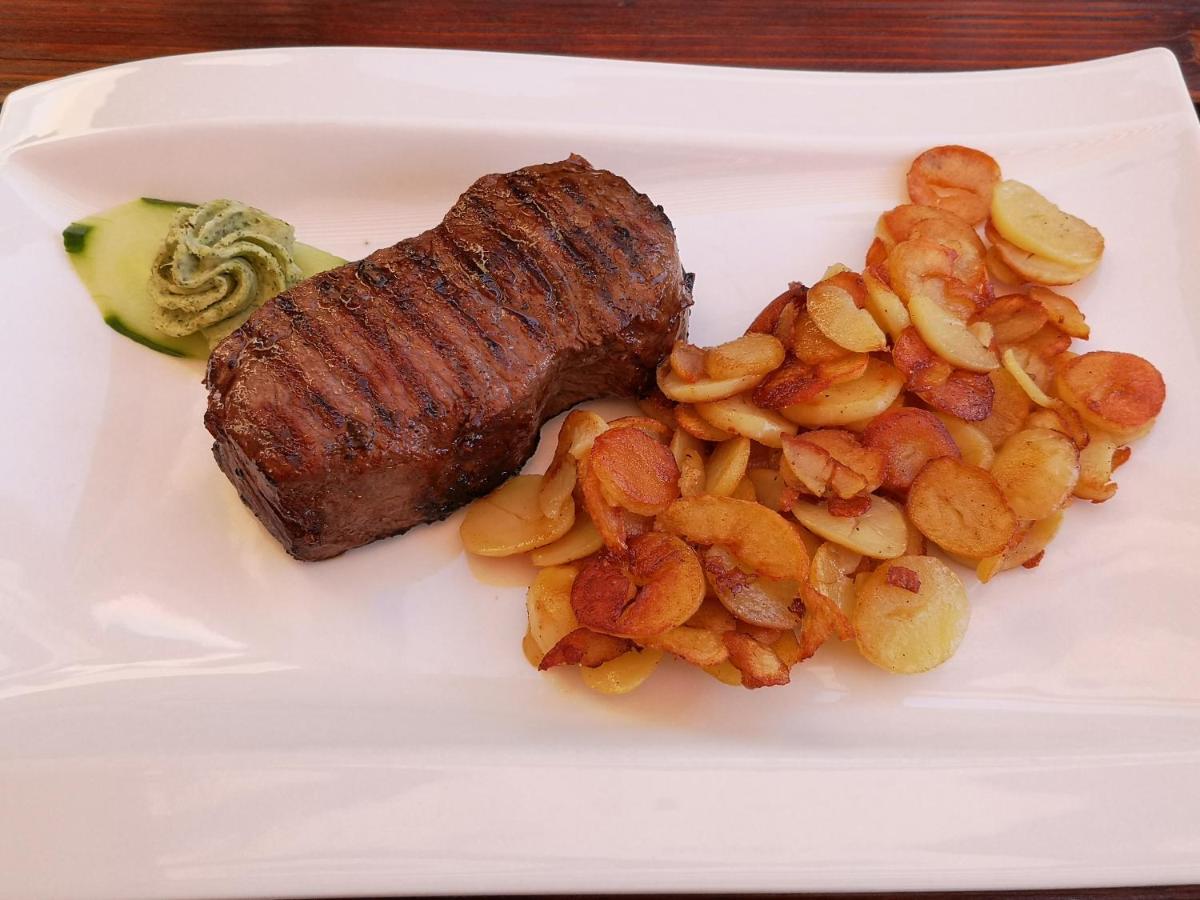 Tuniberg Restaurant Hotel フライブルク エクステリア 写真