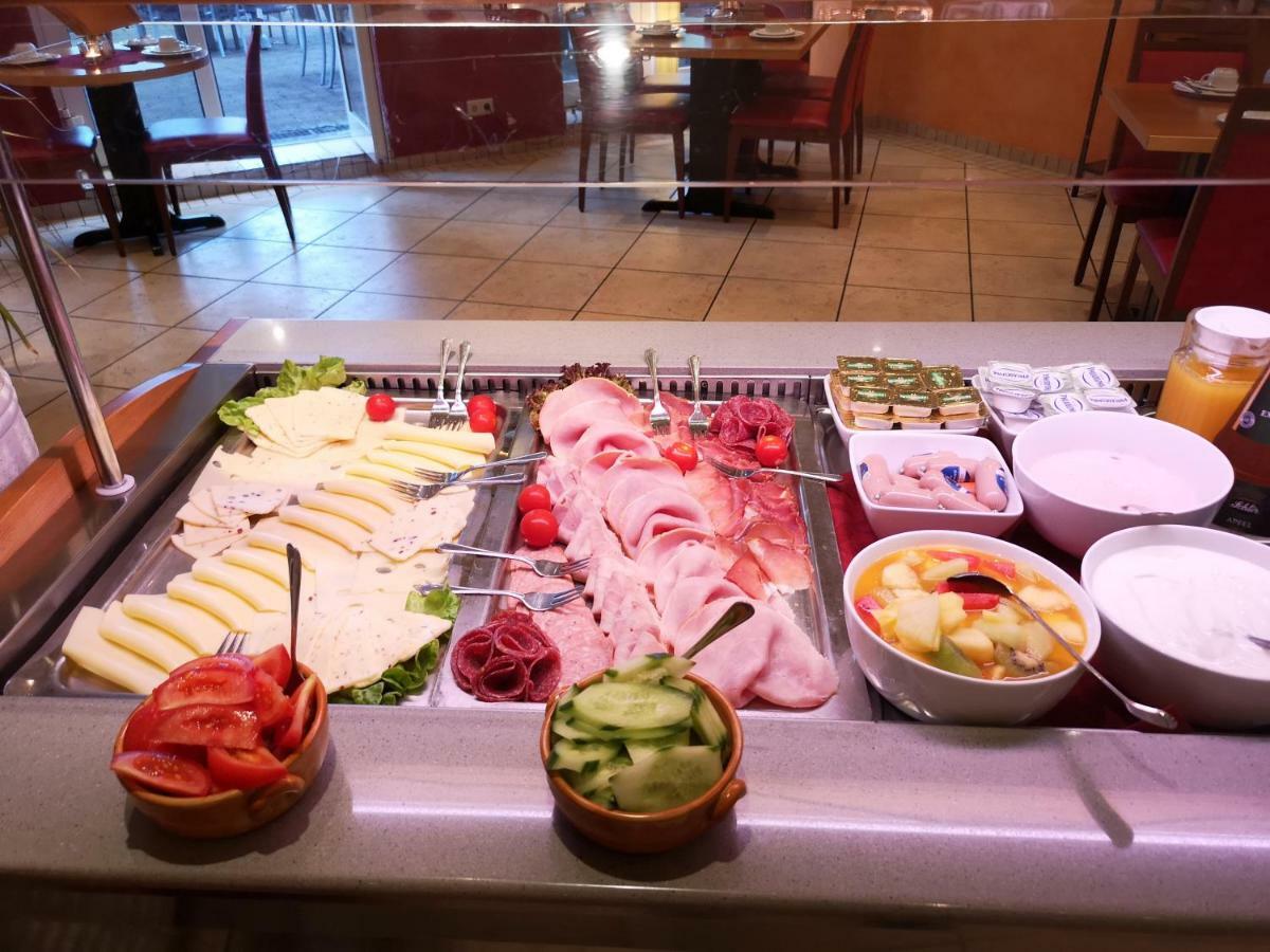 Tuniberg Restaurant Hotel フライブルク エクステリア 写真