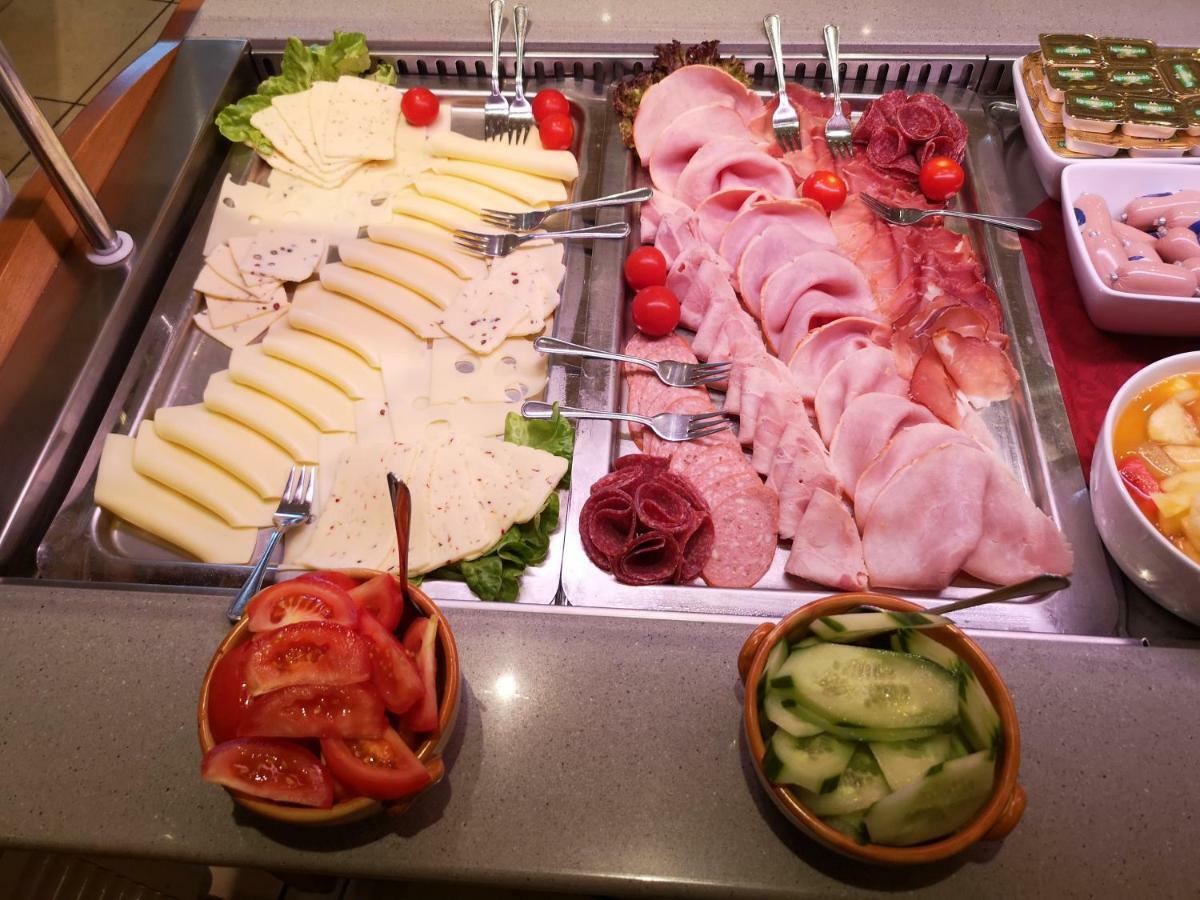 Tuniberg Restaurant Hotel フライブルク エクステリア 写真